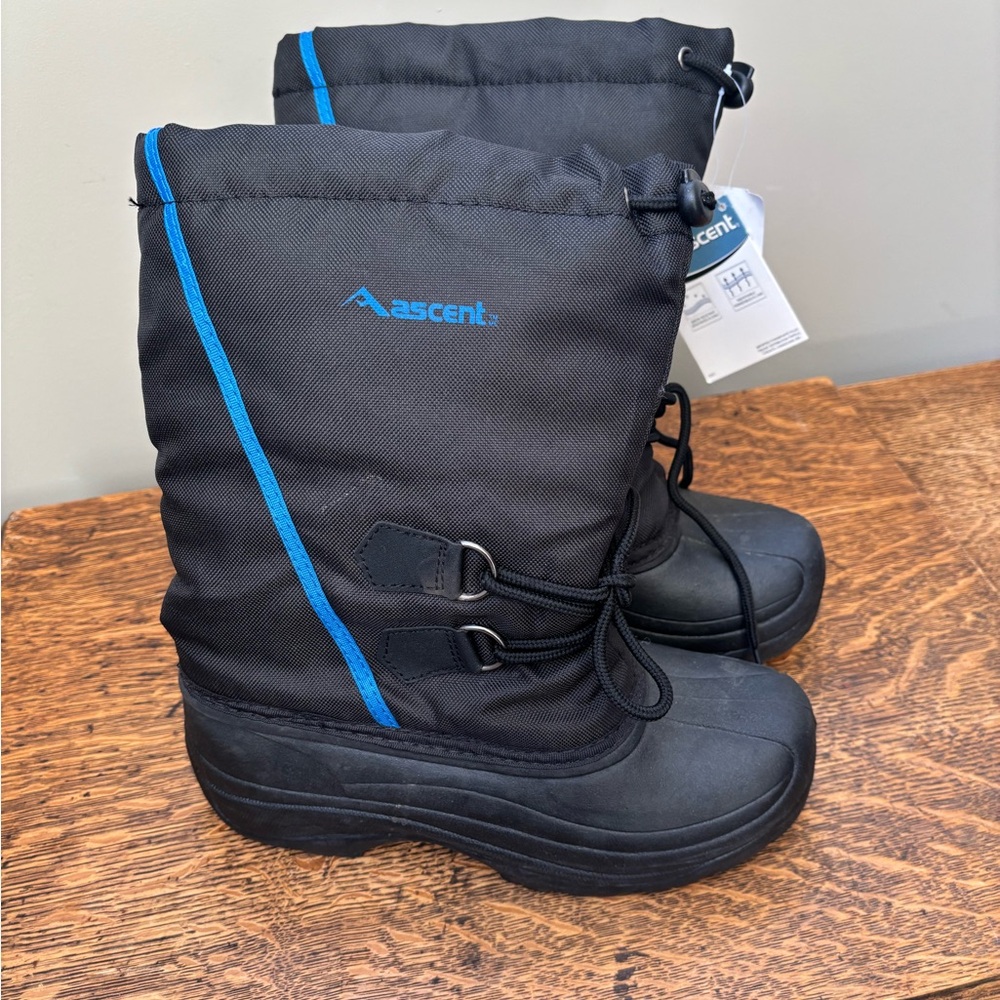 Ascend Black and Blue Ladies Snow Boots